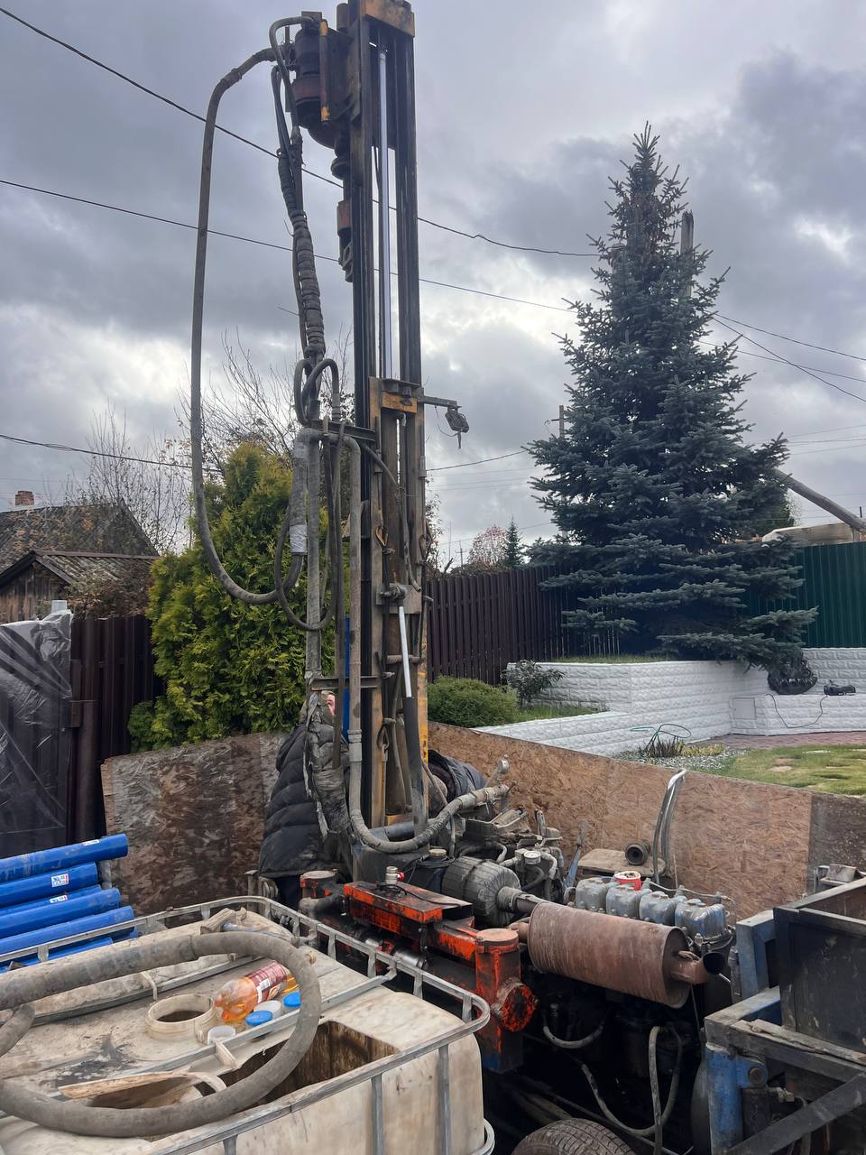 Как проводится гидрогеологическая разведка участка